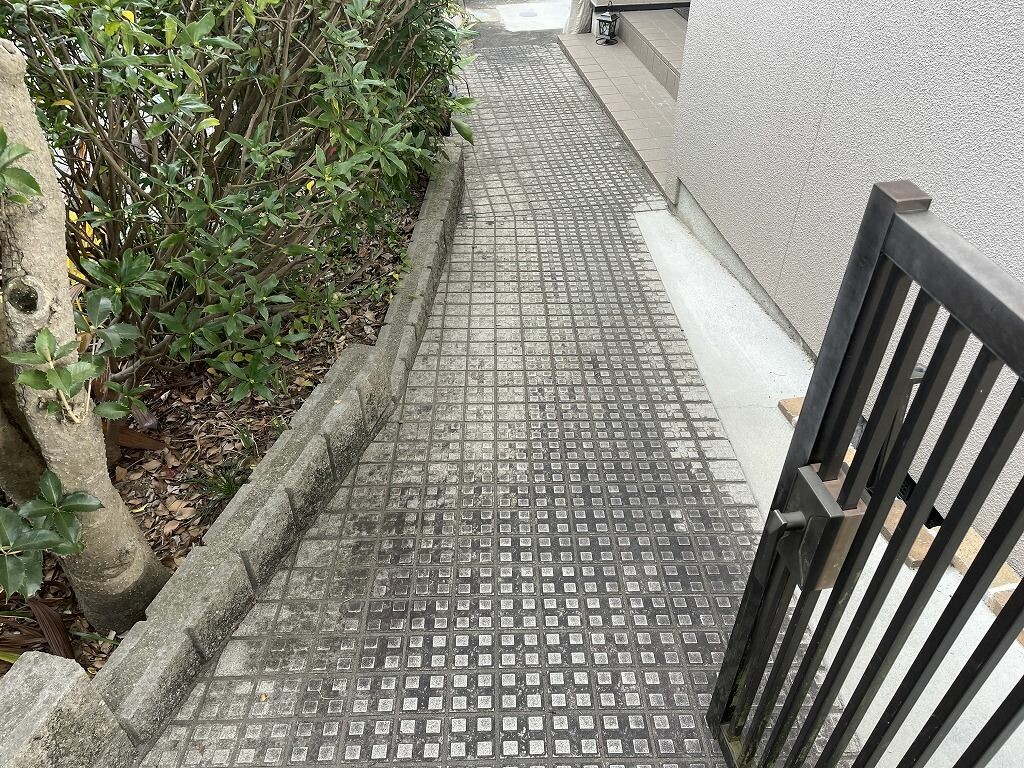 外壁塗装　リプルクリエイト　広島市　佐伯区　五日市　廿日市市　平良　ペイントライン　レジリエンスウレア　耐久年数　30年　40年　無機ハイブリッドチタンガード　外壁洗浄　外構洗浄　破風塗装　軒塗装　付帯部塗装　ヒビ　クラック　クラック補修　藻　カビ　特殊洗浄　バイオ洗浄　フェンス洗浄　カーポート　